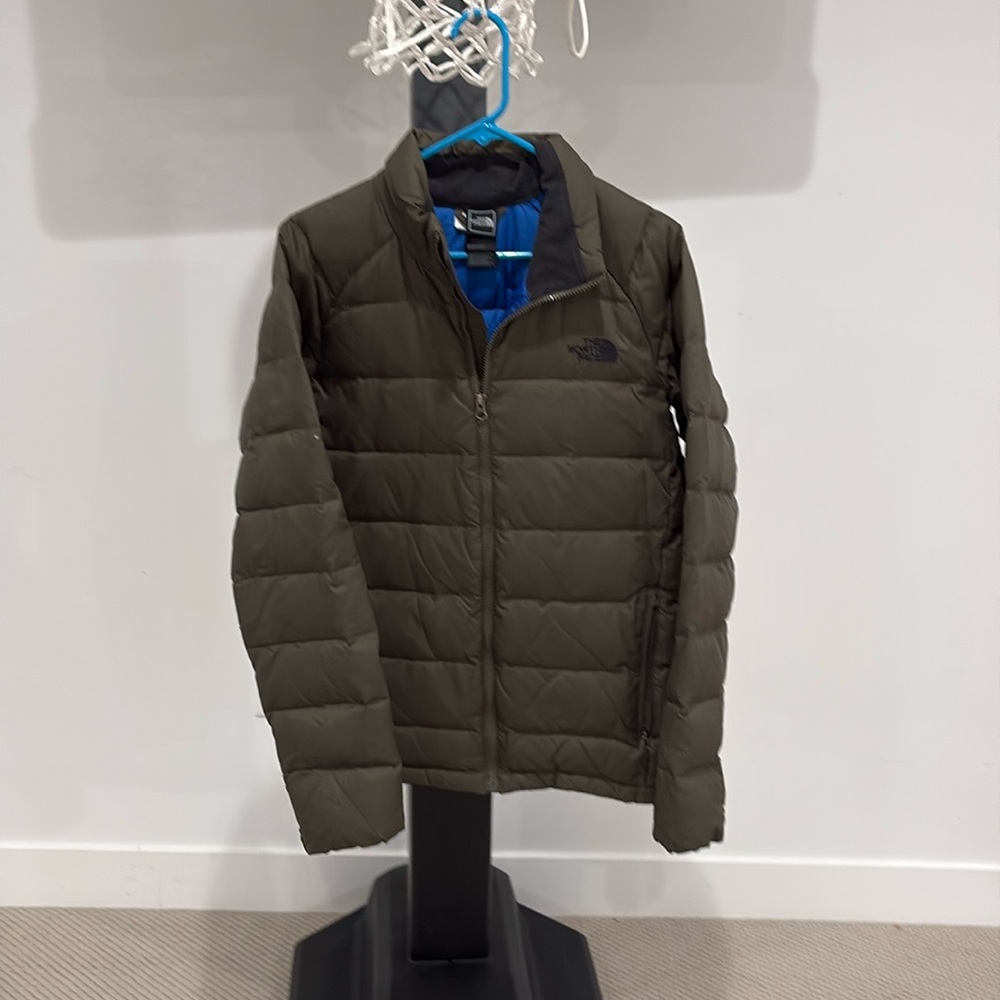 Men’s Northface puffer - size small like new condition, dark green